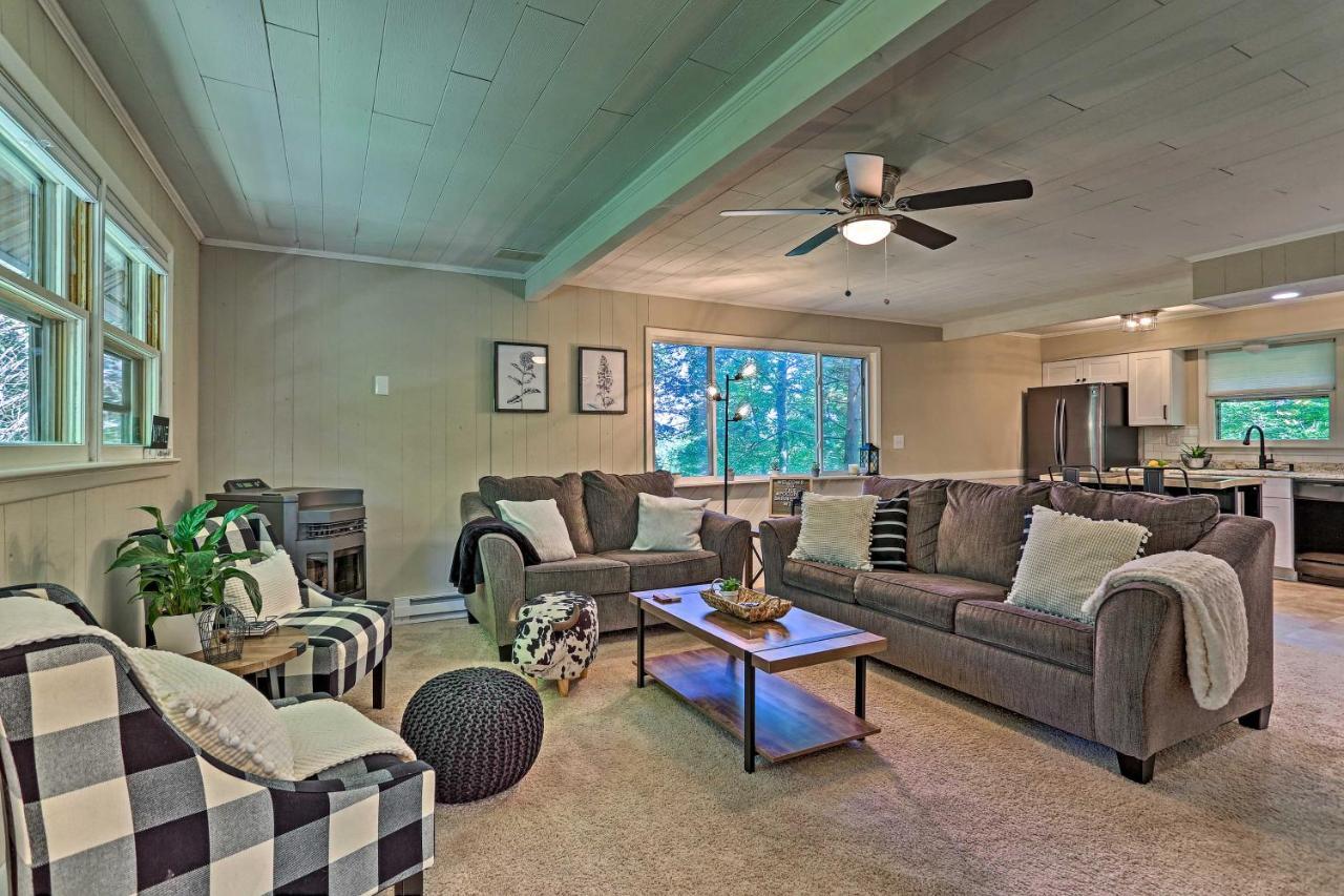 Modern East Stroudsburg Home With Deck And Gas Grill! Dış mekan fotoğraf