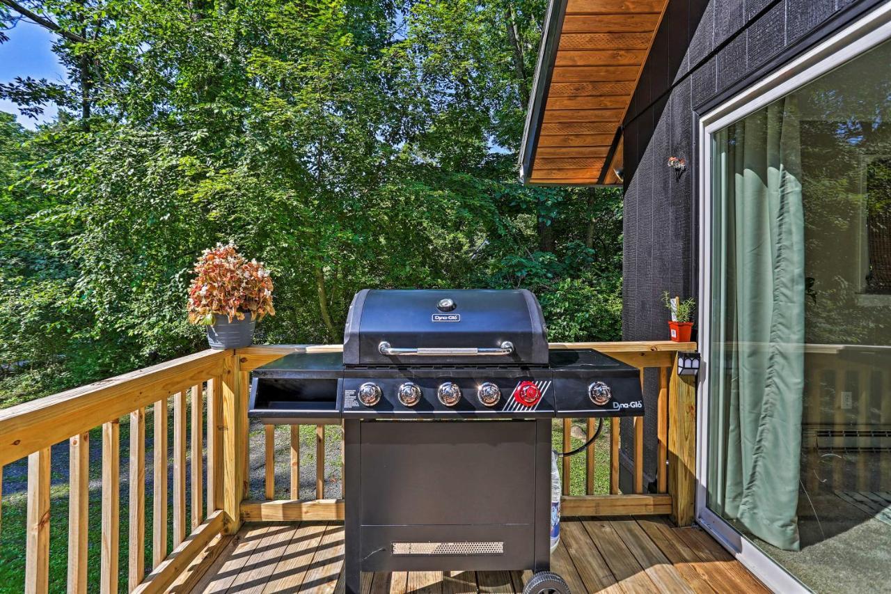 Modern East Stroudsburg Home With Deck And Gas Grill! Dış mekan fotoğraf